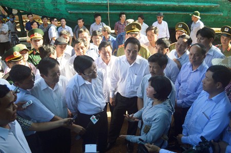 ປະທານປະເທດເຈືອງ ເຕີນຊາງເຮັດວຽກ ຢູ່ດ່ານັງ