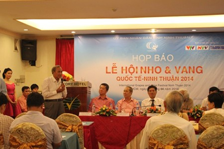 ງານບຸນໝາກອະງຸ່ນແລະເຫຼົ້າແວງສາກົນທີ່ເປັນເອກະລັກສະເພາະຢູ່ນິງທ້ວນ