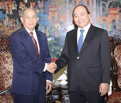 ຮອງນາຍົກລັດຖະມົນຕີຫງວຽນຊວນຟຸກຕ້ອນຮັບຄະນະຜູ້ແທນສູນກາງແນວລາວສ້າງຊາດ