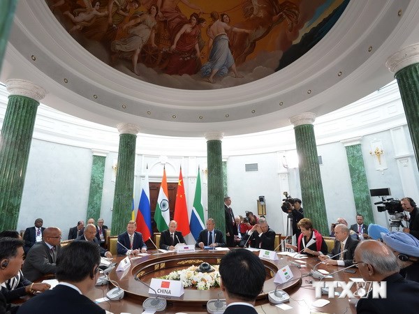 BRICSສ້າງຕັ້ງທະນາຄານພັດທະນາລວມ