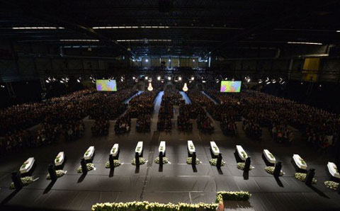 ໂຮນລັງຈັດຕັ້ງພິທີໄວ້ອາໄລບັນດາຜູ້ປະສົບເຄາະຮ້າຍໃນອຸບັດຕິເຫດເຮືອບິນMH17ຕົກ