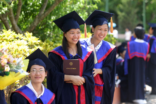 ກອງປະຊຸມສຳມະນາ“ໂອ້ລົມສົນທະນາການສຶກສາຫວຽດນາມ:ການປະຕິຮູບການສຶກສາມະຫາວິທະຍາໄລ”