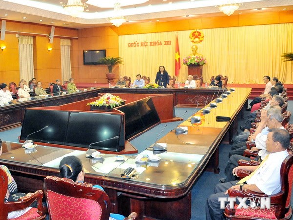 ຮອງປະທານສະພາແຫ່ງຊາດຕ່ອງທິຟ໋ອງຕ້ອນຮັບຄະນະຜູ້ແທນສະມາຄົມອະດີດນັກໂທດຮັກຊາດແຂວງກວາງນາມ