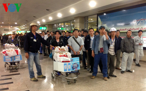 ກຳມະກອນຫວຽດນາມເກືອບທັງໝົດຈາກລີບີໄປຍັງອີຢິບໄດ້ເດີນທາງກັບເມືອປະເທດ