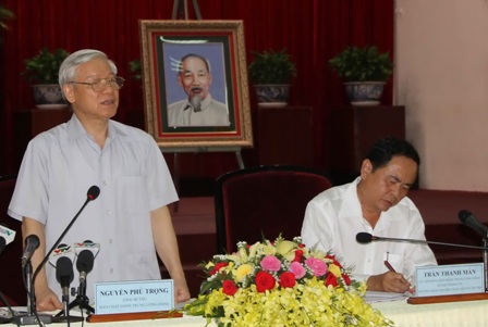 ທ່ານເລຂາທິການໃຫຍ່ຫງວຽນຟູ໋ຈ້ອງລົງເຮັດວຽກຢູ່ແຂວງເກີນເທີ