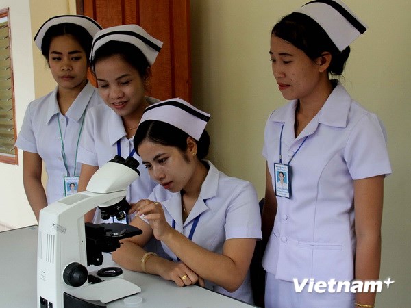 ກຸ່ມບໍລິສັດທາດເຄມີ ຫວຽດນາມສ້າງສຸກ ສາລາໃຫ້ແກ່ແຂວງ ຄຳມ່ວນ