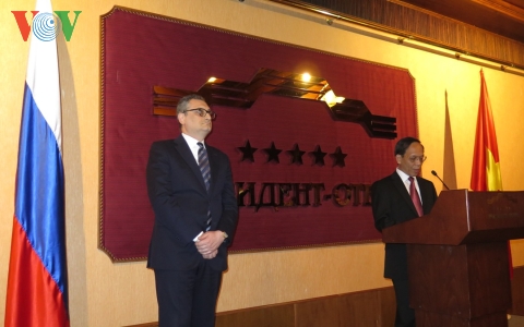 ຈັດຕັ້ງງານລ້ຽງ ເນື່ອງໃນໂອກາດວັນຊາດຫວຽດນາມ 2/9 ຢູ່ລັດເຊຍແລະອະຟະລິກາໃຕ້