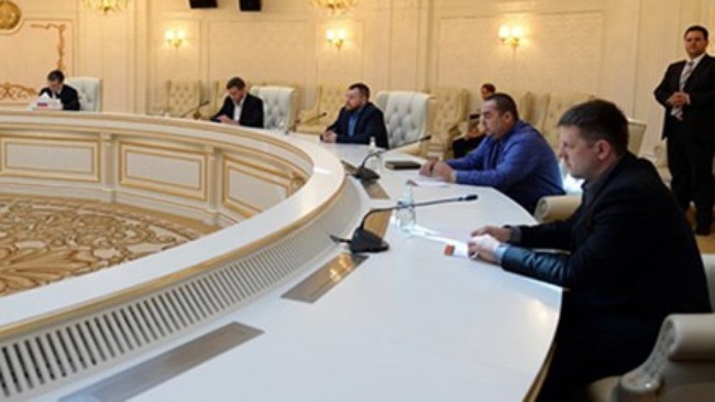 ຝ່າຍຕ່າງໆເຂົ້າຮ່ວມ ກຸ່ມສຳພັດກ່ຽວກັບ ຢູແກຼນບັນລຸໄດ້ ຂໍ້ຕົກລົງຢຸດຍິງ ໂດຍທັນທີ່