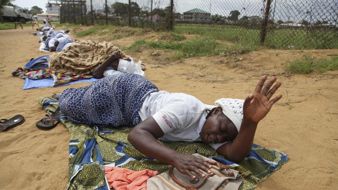 ສະຫະພາບອາບຟລິກາ ຮຽກຮ້ອງຍົກເລີກຄຳສັ່ງຫ້າມເຄື່ອນໄຫວໄປ-ມາຍ້ອນພະຍາດ Ebola