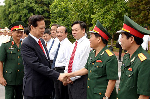 ສ້າງຖັນແຖວພະນັກງານການທະຫານຂັ້ນສູງເພື່ອປົກປັກຮັກສາເອກະລາດ,ອະທິປະໄຕຂອງປະເທດຊາດຢ່າງໝັ້ນຄົງ