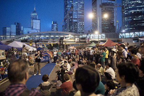 ອຳນາດການປົກຄອງຮົງກົງ(ປະເທດຈີນ)ແລະນັກສຶກສາແຫ່ຂະບວນປະທ້ວງສິ້ນສຸດການໂອ້ລົມສົນທະນາຄັ້ງທຳອິດ