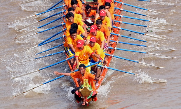 ພາລະກອນປ້ອງກັນຄວາມສະຫງົບຂອງກຳປູເຈຍ10.000ຄົນໄດ້ຮັບການຜັນຂະຫຍາຍໃນໂອກາດງານບຸນນ້ຳ