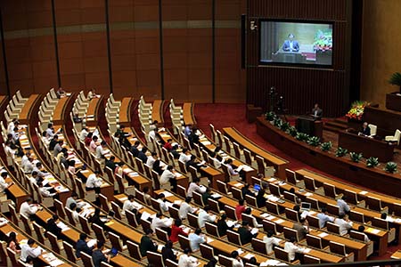 ສະພາແຫ່ງຊາດປຶກສາຫາລືທີ່ຫໍປະຊຸມກ່ຽວກັບການສ້າງໂຄງປະກອບເສດຖະກິດຄືນໃໝ່