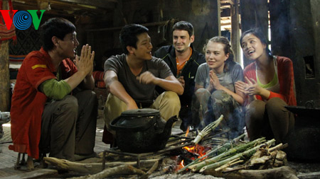 ນັກຂ່າວ VOV5 ຍາດໄດ້ລາງວັນພິເສດໃນການເສັງ “ພ້ອມກັນ ປະດິດຄິດສ້າງ”