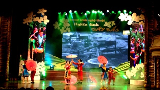 ລາຍການສະແດງສິລະປະ“ນ້ຳໃຈໄຕບັກ”ທີ່ເປັນເອກະລັກສະເພາະ