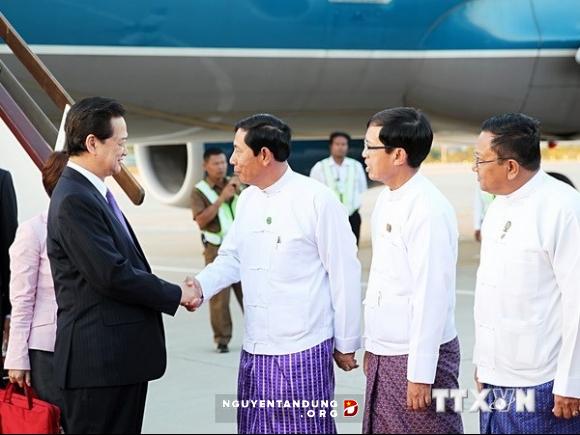 ນາຍົກລັດຖະມົນຕີຫງວຽນເຕິ້ນຢຸ້ງໄປມຽນມາເຂົ້າຮ່ວມກອງປະຊຸມສຸດຍອດອາຊຽນຄັ້ງທີ 25