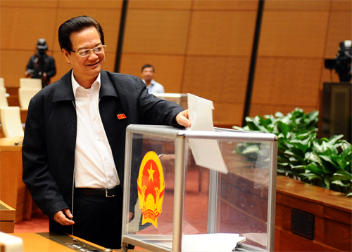 ສະພາແຫ່ງຊາດປ່ອນບັດໄວ້ວາງໃຈແລະປຶກສາຫາລືກ່ຽວກັບກົດໝາຍເລືອກຕັ້ງສະມາຊິກສະພາແຫ່ງຊາດແລະສະພາປະຊາຊົນ