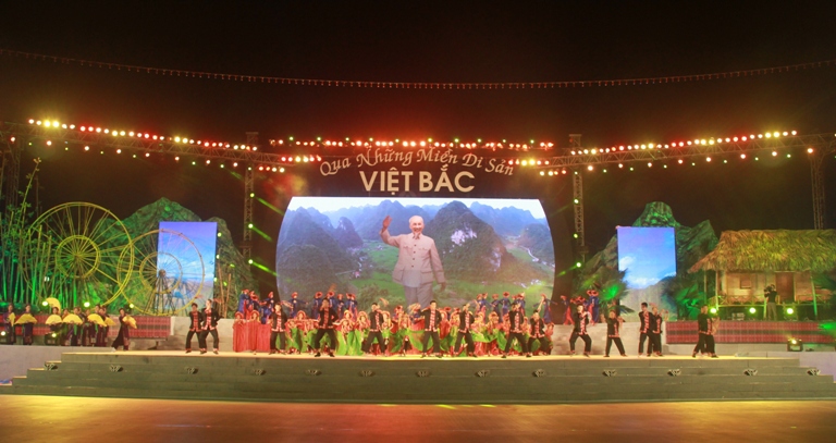 ໄຂລາຍການທ່ອງທ່ຽວ“ຜ່ານບັນດາເຂດມໍລະດົກຫວຽດບັກ”