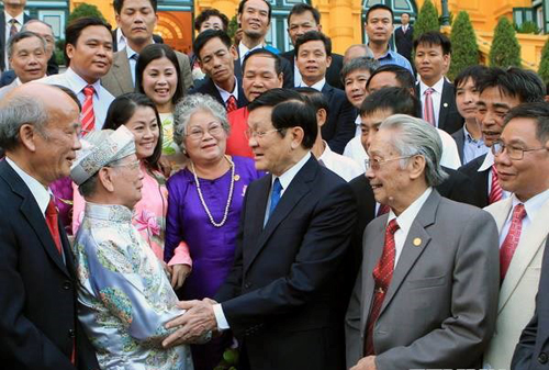 ພັກແລະລັດຍາມໃດກໍ່ເອົາໃຈໃສ່,ສ້າງເງື່ອນໄຂຊຸກຍູ້ການພັດທະນາບັນດາໝູ່ບ້ານອາຊີບ