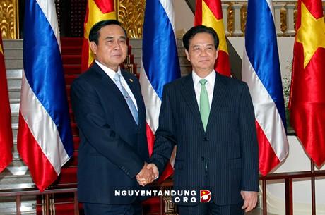 ຮັດແໜ້ນການພົວພັນມິດຕະພາບແລະການຮ່ວມມືຮອບດ້ານຫວຽດນາມ-ໄທ