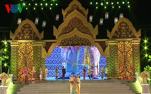 ອັດວັນບຸນວັດທະນະທຳ-ກິລາແລະທ່ອງທ່ຽວເຂດຊົນເຜົ່າຂະແມພາກໃຕ້ຄັ້ງທີ 6 ປີ 2014