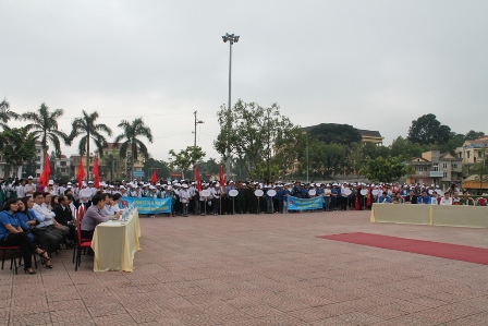 ບັນດາທ້ອງຖີ່ນຈັດຕັ້ງງານໂຮມຊຸມນຸມຕອບສະໜອງເດືອນເຄື່ອນໄຫວແຫ່ງຊາດປ້ອງກັນ,ຕ້ານHIV/AIDSປີ2014