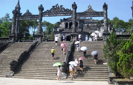 ຈັດຕັ້ງ“ສັບປະດາຄຳທ່ອງທ່ຽວຢູ່ມໍລະດົກເຫ້ວ”ແຕ່24-30/12