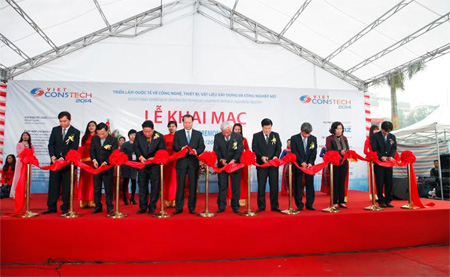 ຮອງນາຍົກລັດຖະມົນຕີຫວູວັນນິງເຂົ້າຮ່ວມງານວາງສະແດງສາກົນ VIETCONSTECH 2014