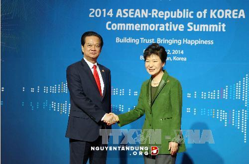 ນາຍົກລັດຖະມົນຕີຫງວຽນເຕີນຢູ້ງສິ້ນສຸດການຢ້ຽມຢາມແລະເຮັດວຽກຢູ່ສ.ເກົາຫຼີຢ່າງຈົບງາມ