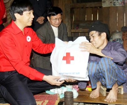 ປຸກລະດົມຂະບວນການ“ບຸນເຕັດເພື່ອຄົນທຸກຍາກແລະຜູ້ປະສົບເຄາະຮ້າຍຈາກທາດພິດສີສົ້ມ”2015