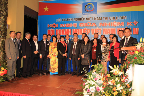 ສະມາຄົມວິສາຫະກິດຫວຽດນາມຢູ່ເຢຍລະມັນ ສະຫລຸບການເຄື່ອນໄຫວ ກາງສະໄໝ