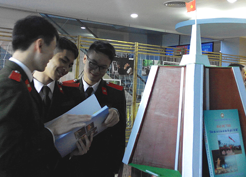 ມອບລາງວັນການເສັງ“ຄົ້ນຫາບັນດາມໍລະດົກໂລກຢູ່ຮ່າໂນ້ຍ-ນະຄອນເພື່ອສັນຕິພາບ”