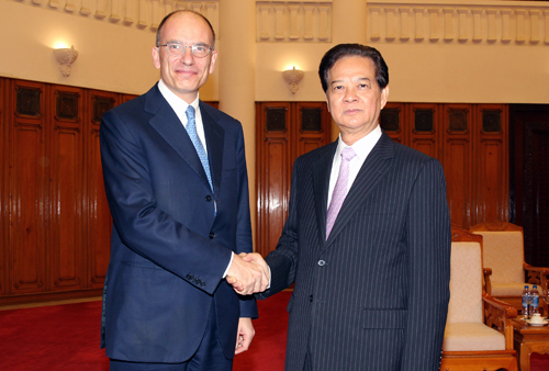 ທ່ານນາຍົກລັດຖະມົນຕີຫງວຽນເຕິ໋ນຢຸງຕ້ອນຮັບອະດີດນາຍົກລັດຖະມົນຕີອີຕາລີ