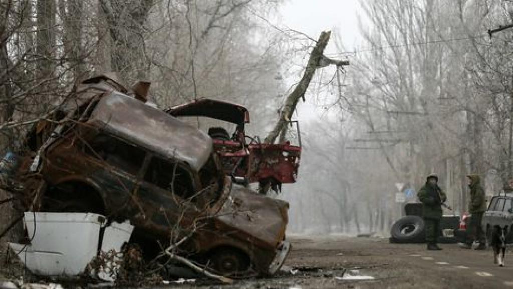 ການເຈລະຈາກ່ຽວກັບຢູແກຼນຖືກປະລາໄຊ,ການປະທະກັນສືບຕໍ່ເພີ່ມຂຶ້ນຢູ່ພາກຕາເວັນອອກ