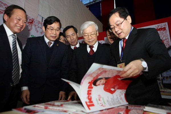 ໄຂວັນບຸນຫນັງສືພິມລະດູບານໃຫມ່ປີມະແມ2015