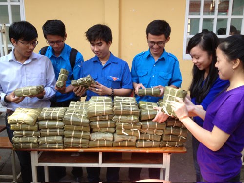 ວັນບຸນລະດູບານໃຫມ່ແຫ່ງຄວາມຮັກແພງ