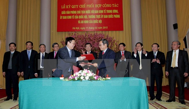 ພິທີເຊັນລະບຽບການສົມທົບວຽກງານລະຫວ່າງຫ້ອງວ່າການປະທານປະເທດ ກັບຄະນະເສດຖະກິດສູນກາງ