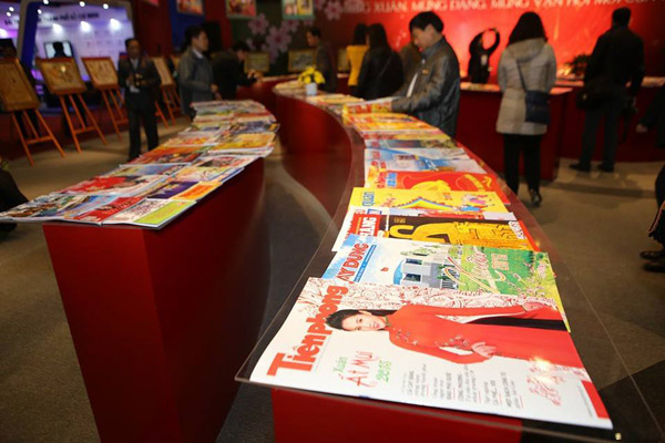 ງານບຸນໜັງສືພິມລະດູບານໃໝ່ຢູ່ທ້ອງຖີ່ນຕ່າງໆ