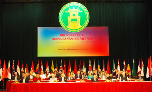 ໂຄສະນາວັນນະຄະດີຫວຽດນາມກັບເພື່ອນມິດສາກົນ