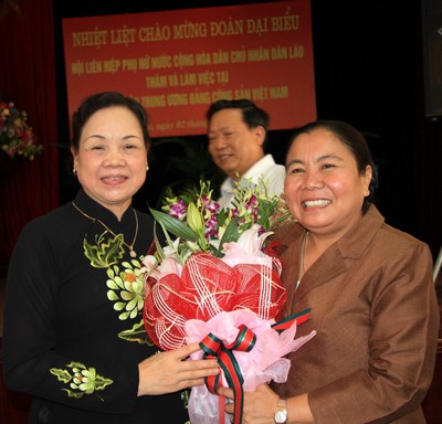 ສະຫະພັນແມ່ຍິງຫວຽດນາມແລະລາວປະກອບສ່ວນປັບປຸງສາຍພົວພັນລະຫວ່າງສອງປະເທດ
