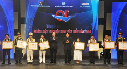 ພິທີມອບລາງວັນແບບຢ່າງໜຸ່ມຫວຽດນາມທີ່ດີເດັ່ນໃນປີ 2014
