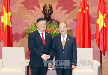 ປະທານສະພາແຫ່ງຊາດຫງວຽນຊິງຮູ່ງຕ້ອນຮັບຮອງປະທານສະພາຜູ້ແທນປະຊາຊົນແຫ່ງຊາດຈີນ