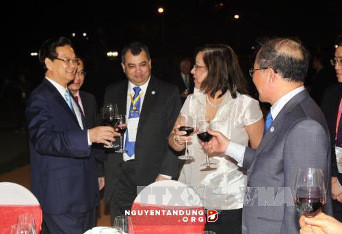 ທ່ານນາຍົກລັດຖະມົນຕີຫງວຽນເຕີນຢູງເປັນເຈົ້າພາບຈັດງານລ້ຽງຂັ້ນລັດຮັບຮອງບັນດາຜູ້ແທນເຂົ້າຮ່ວມIPU132