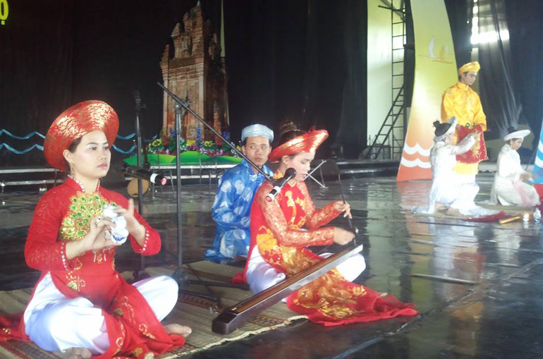 ງານມະໂຫລານເພງພື້ນເມືອງຫວຽດນາມປີ2015-ເຂດທາງທິດໃຕ້ພາກກາງຫວຽດນາມ