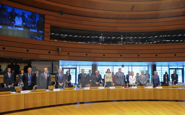 ຝຣັ່ງຮຽກຮ້ອງໃຫ້ເອີລົບຍູ້ແຮງການຮັບມືກັບວິກິດການອົບພະຍົບ