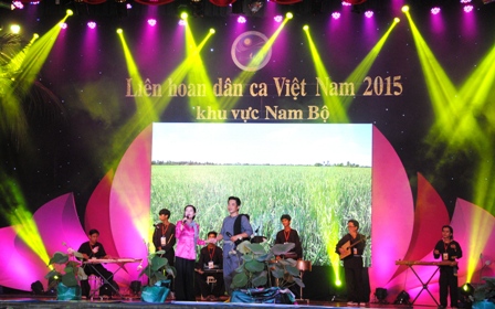 ໄຂງານປະກວດສຽງເພງພື້ນເມືອງຫວຽດນາມເຂດພາກໃຕ້