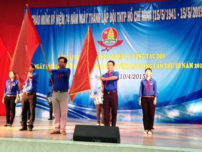 ສະເຫຼີມສະຫຼອງ74ປີແຫ່ງວັນສ້າງຕັ້ງກອງເຍົາວະຊົນ,ອະນຸຊົນປະຈັນບານໂຮ່ຈີມິນ