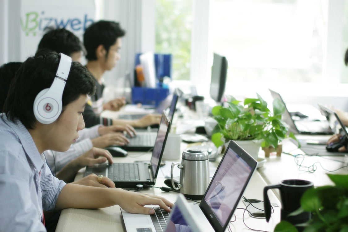 ການຄ້າເອເລັກໂຕນິກແມ່ນສະພາບແວດລ້ອມດຳເນີນທຸລະກິດສະດວກ