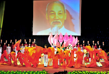 ການເຄື່ອນໄຫວຫຼາຍຢ່າງສະເຫຼີມສະຫຼອງ70ປີແຫ່ງວັນປະຕິວັດເດືອນ8,ວັນຊາດ2/9