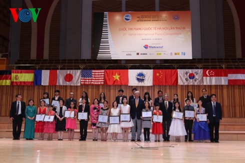 ຫວຽດນາມໄດ້ຮັບຫຼາຍລາງວັນໃຫຍ່ໃນ ງານປະກວດ ປີອາໂນ ສາກົນ ຮ່າໂນ້ຍ ຄັ້ງທີ 3